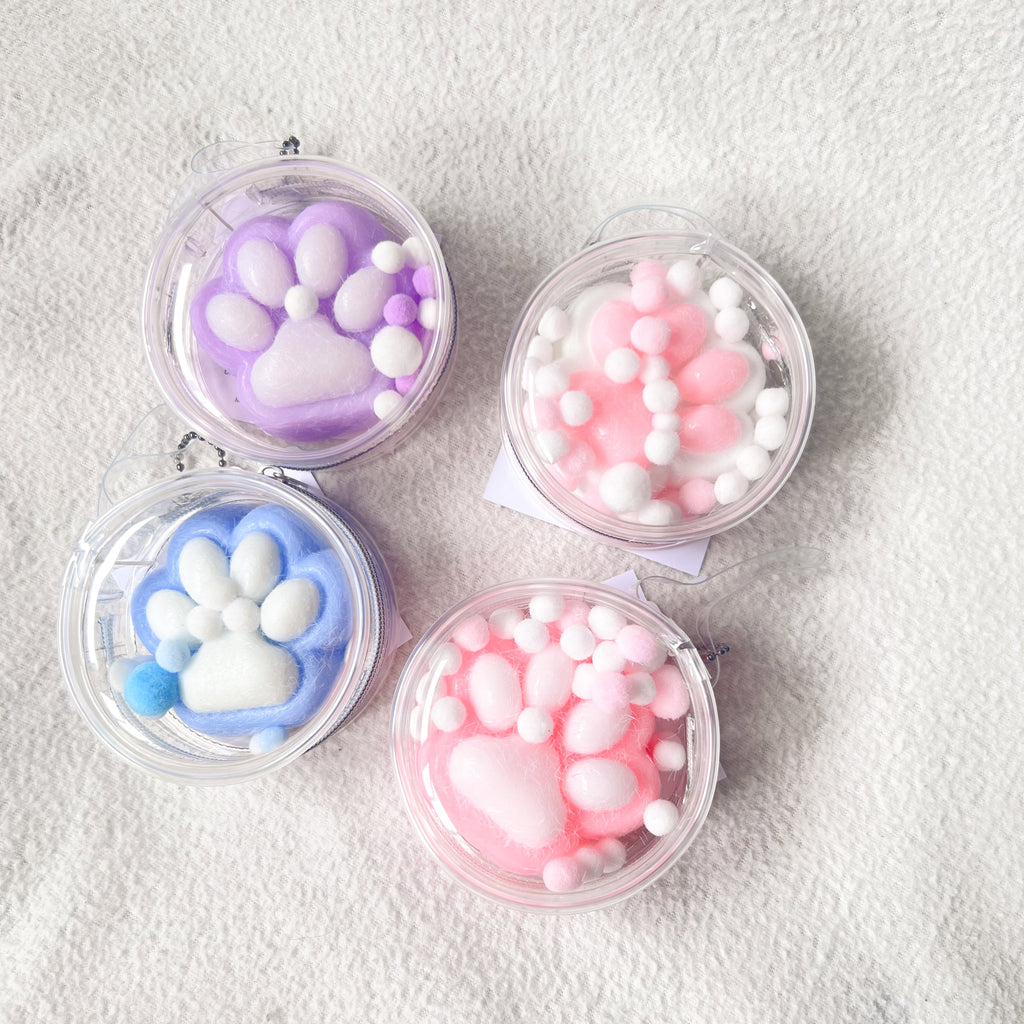 Kitty paws