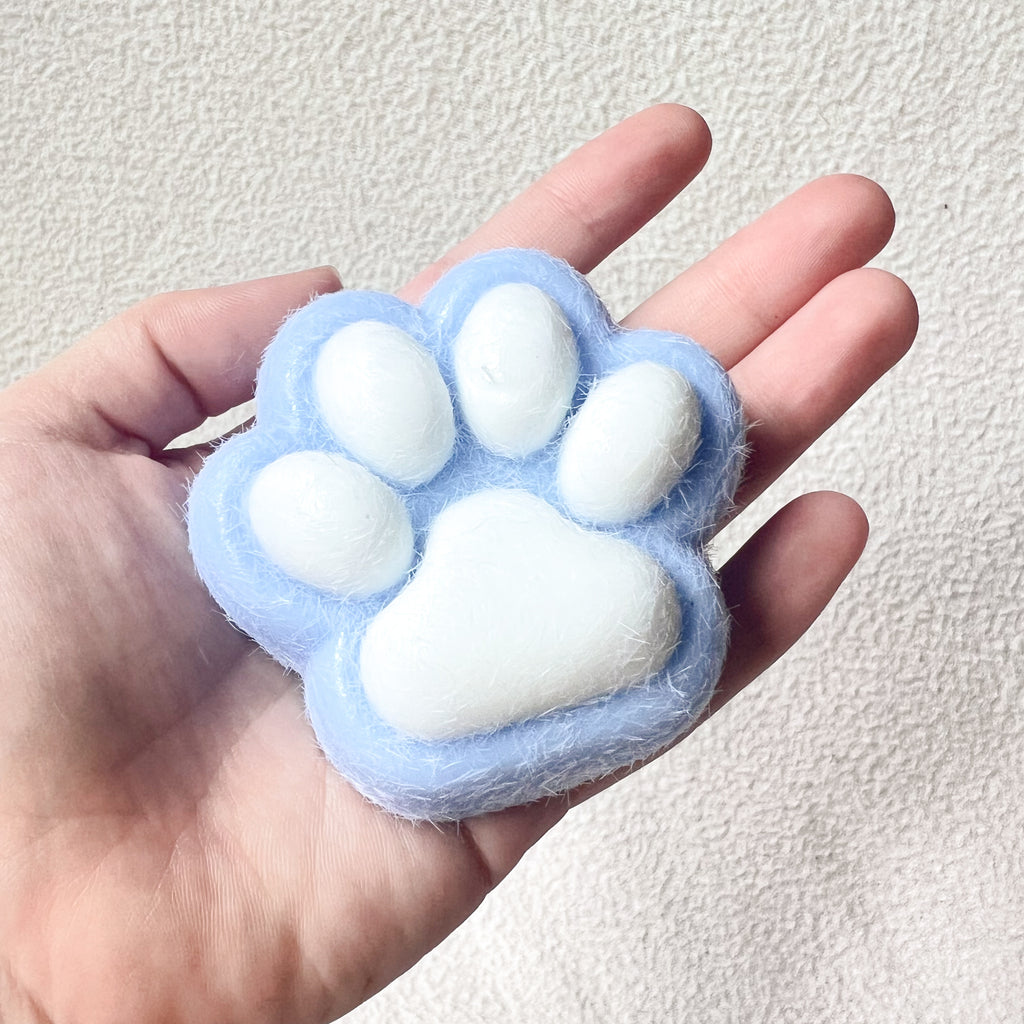 Kitty paws