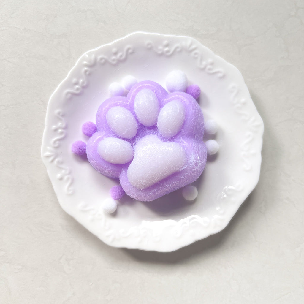 Kitty paws