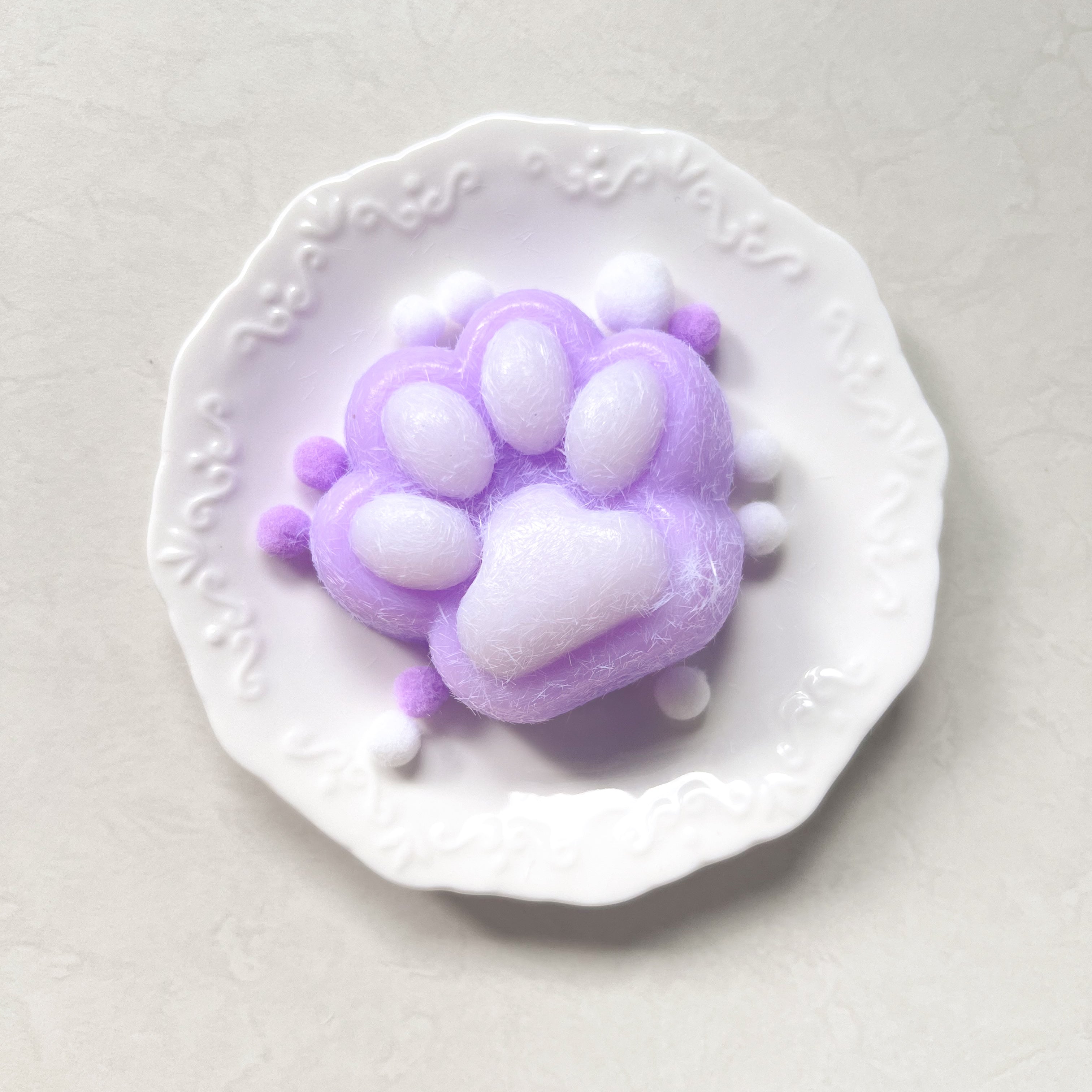 Kitty paws