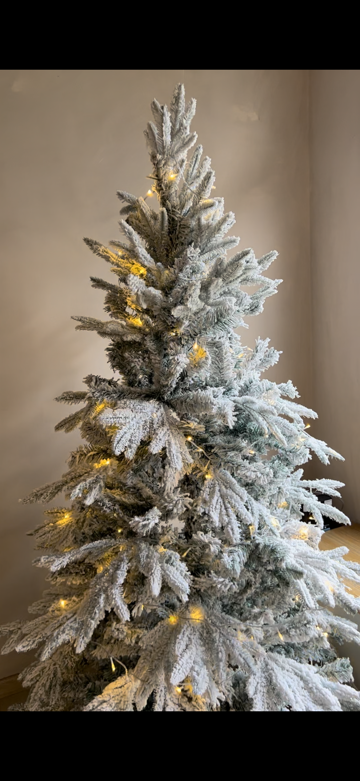 1.8m Majestic Flocked Artificial Christmas Tree
