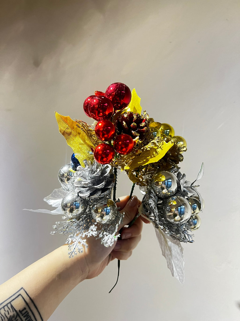 CELESTE Premium Christmas Floral w/ berries (Blue)