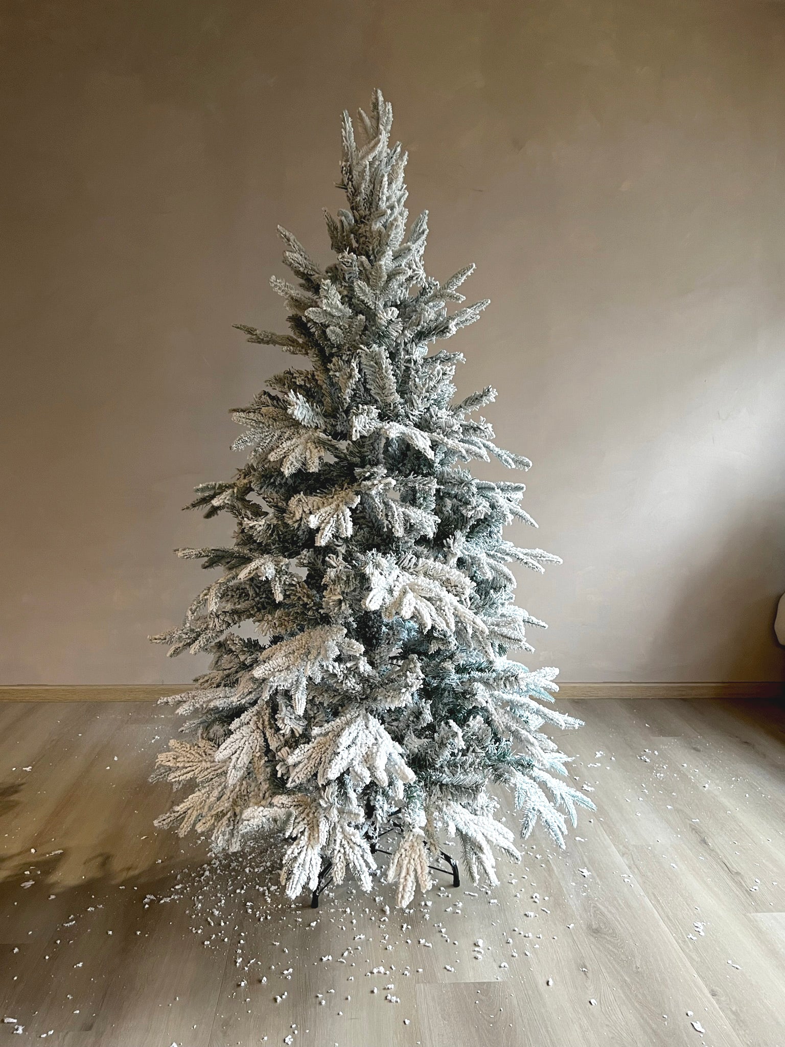 1.8m Majestic Flocked Artificial Christmas Tree