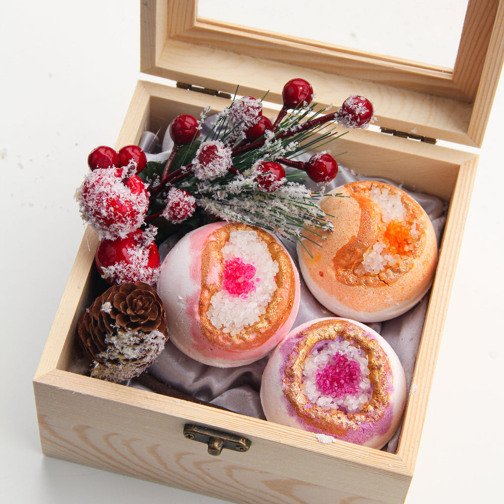 INDULGENCE Bath Bomb Christmas Gift Set