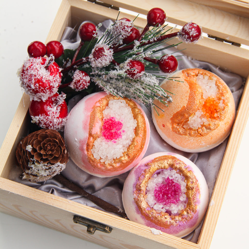 INDULGENCE Bath Bomb Christmas Gift Set