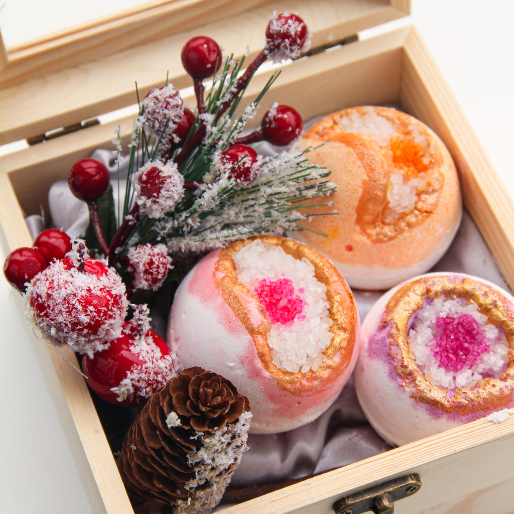 INDULGENCE Bath Bomb Christmas Gift Set
