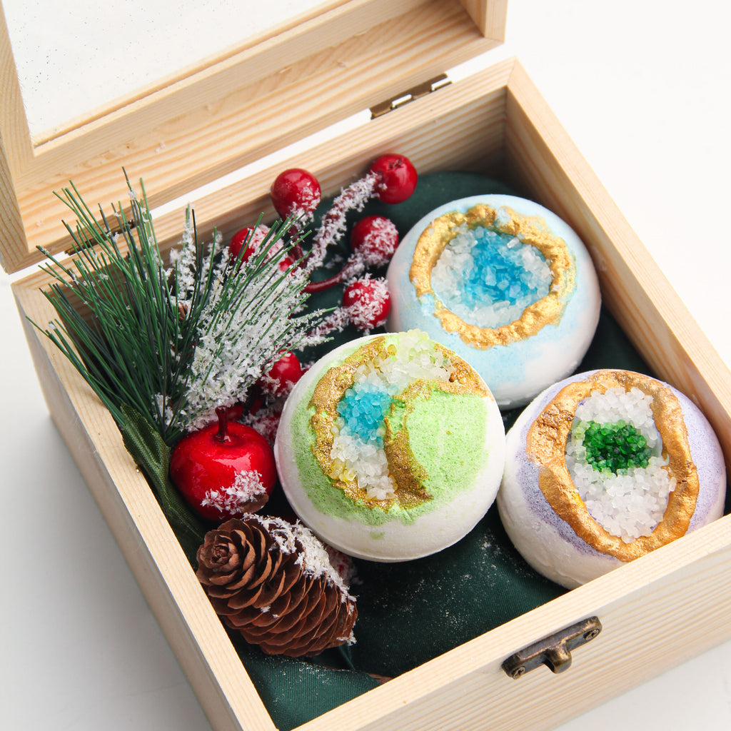 UNWINDING Bath Bomb Christmas Gift Set