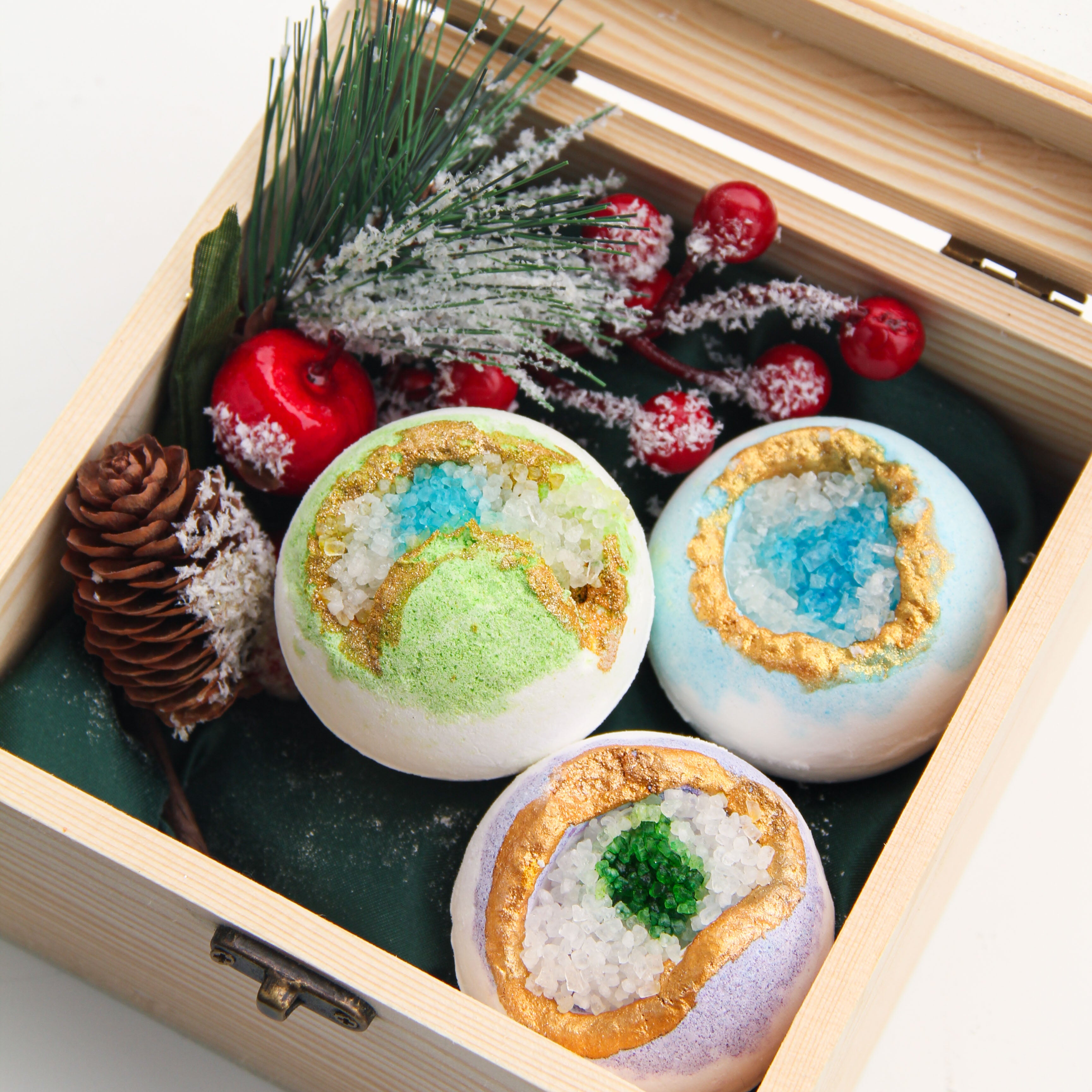UNWINDING Bath Bomb Christmas Gift Set