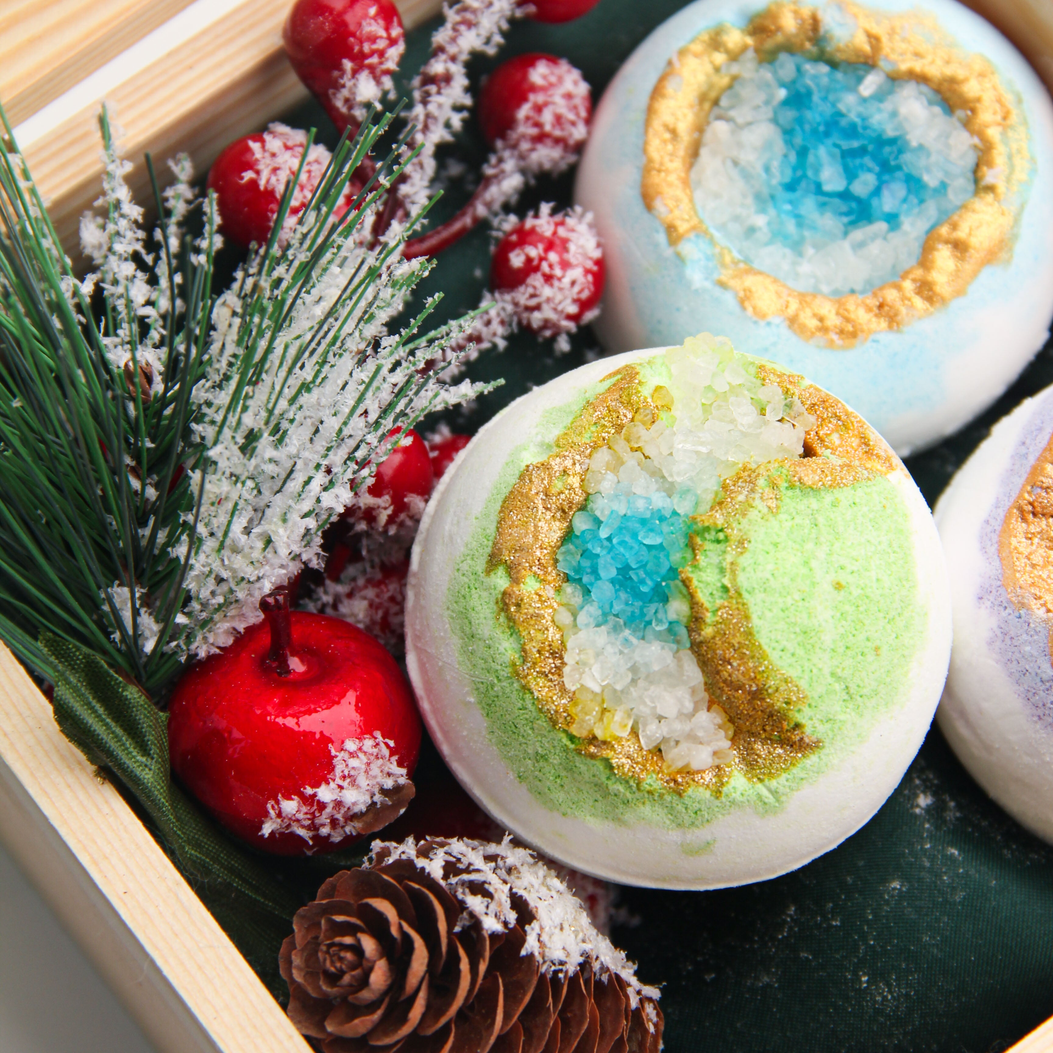 UNWINDING Bath Bomb Christmas Gift Set