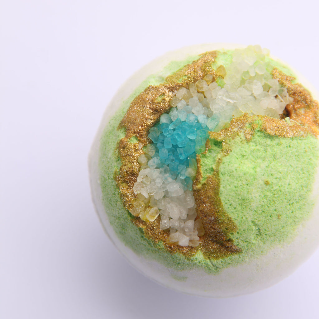 Tea tree GEODE Crystal Essential Oil & Mineral salts Bath bomb