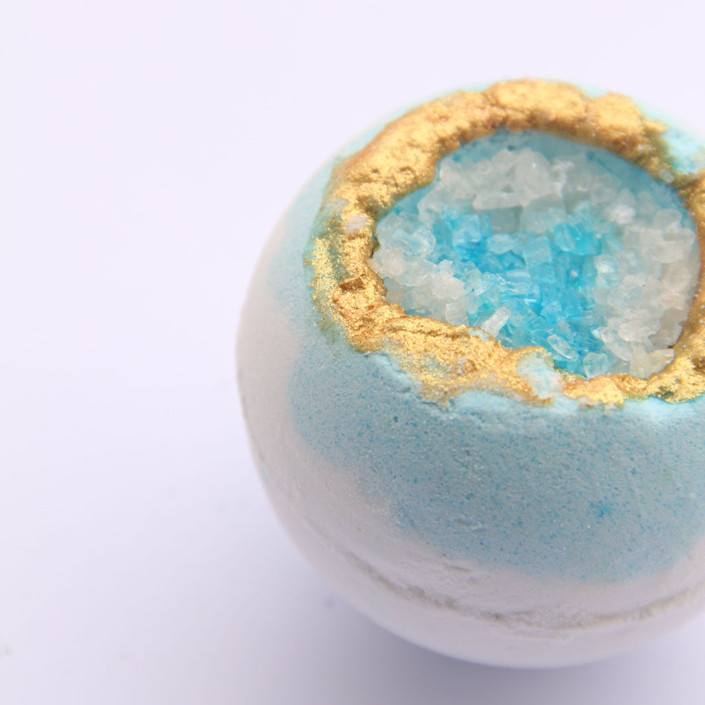 Jasmine GEODE Crystal Essential Oil & Mineral salts Bath Bomb