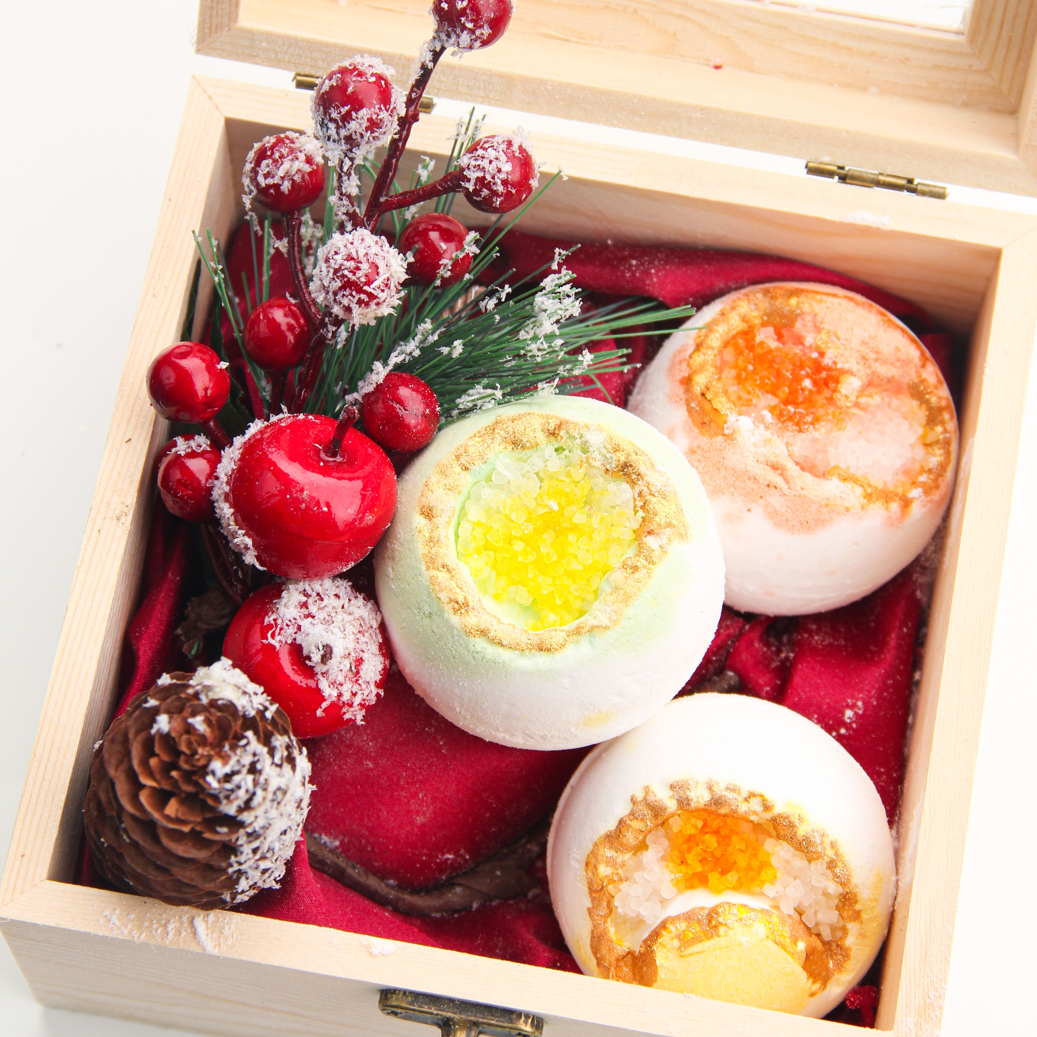 RECHARGE Bath Bomb Christmas Gift Set