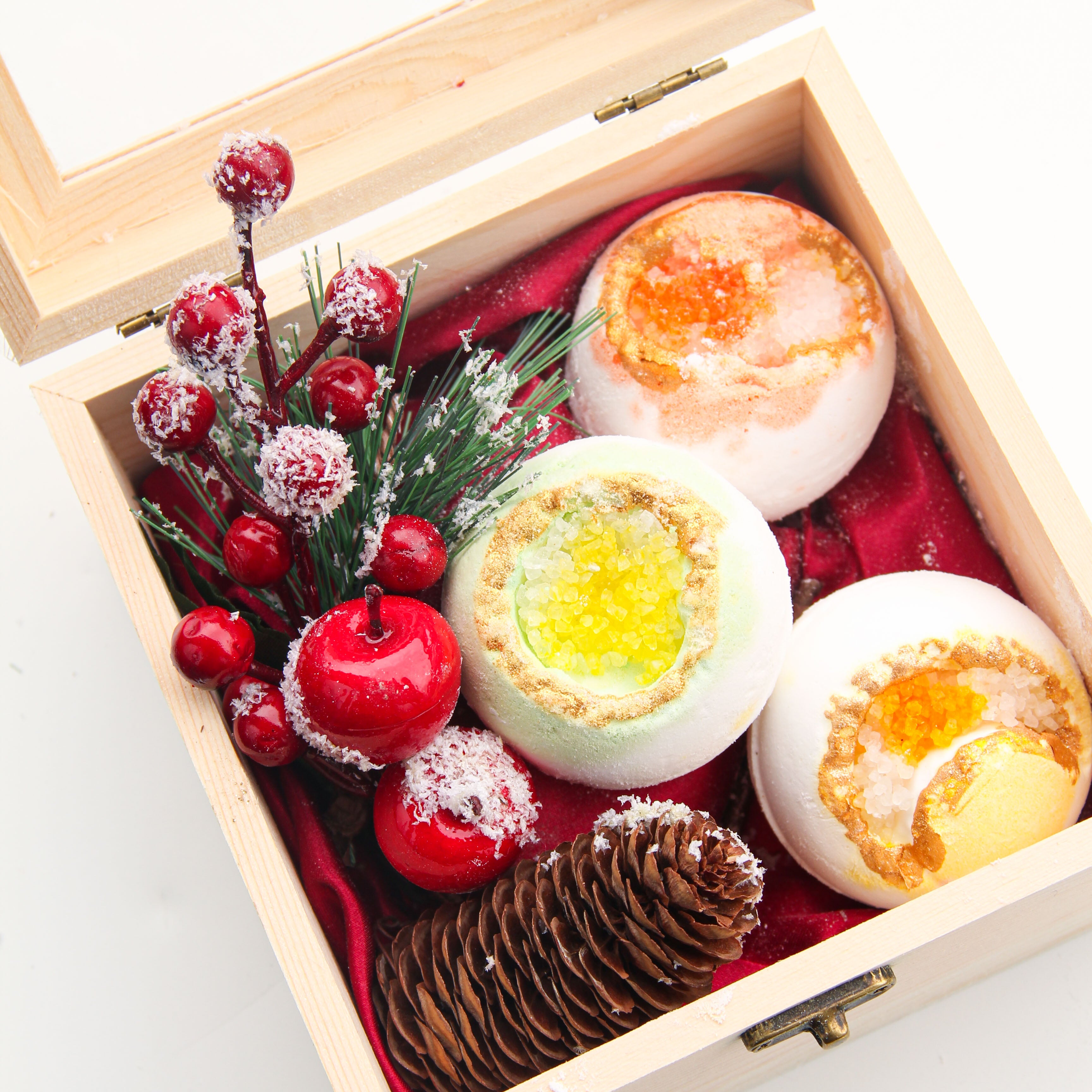 RECHARGE Bath Bomb Christmas Gift Set