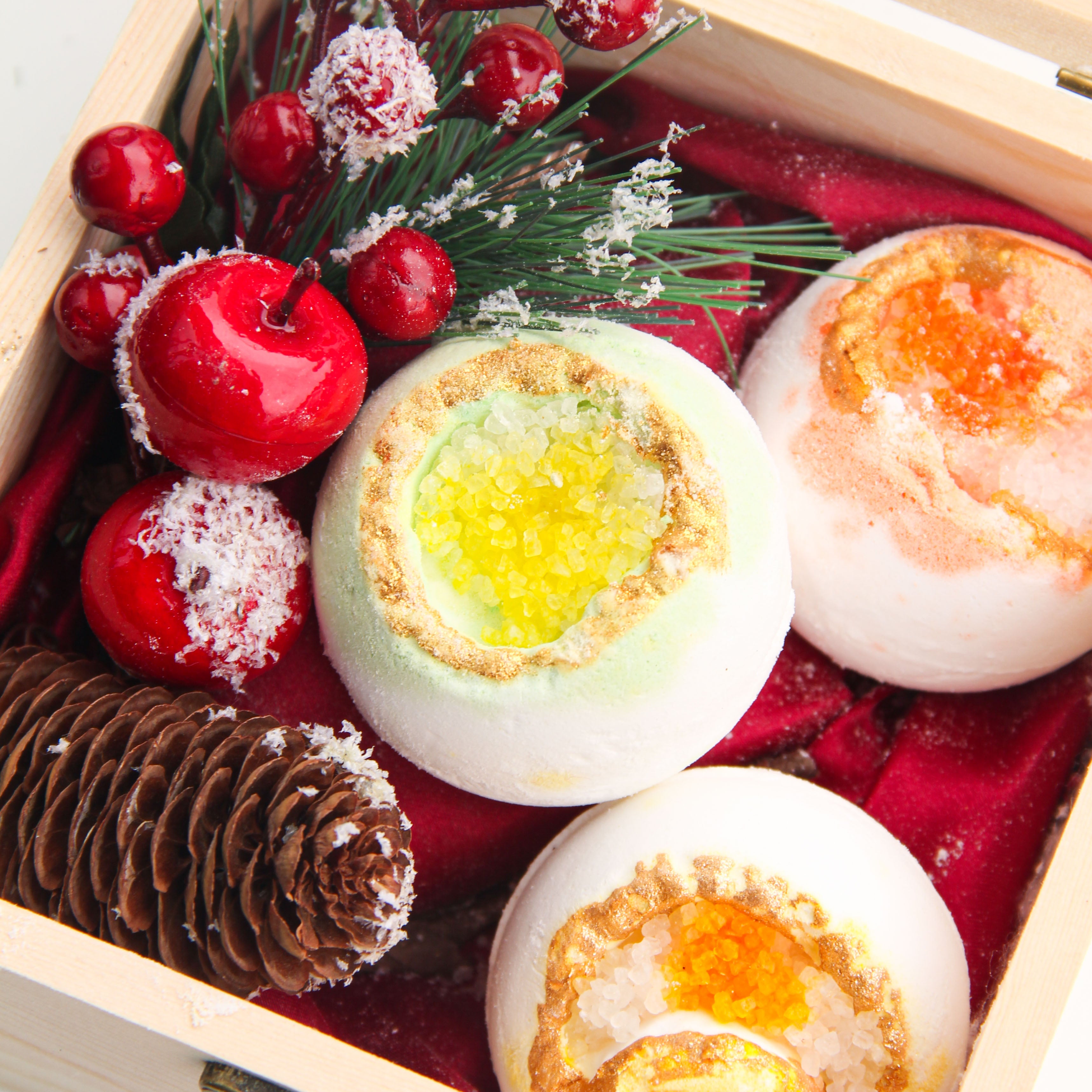 RECHARGE Bath Bomb Christmas Gift Set