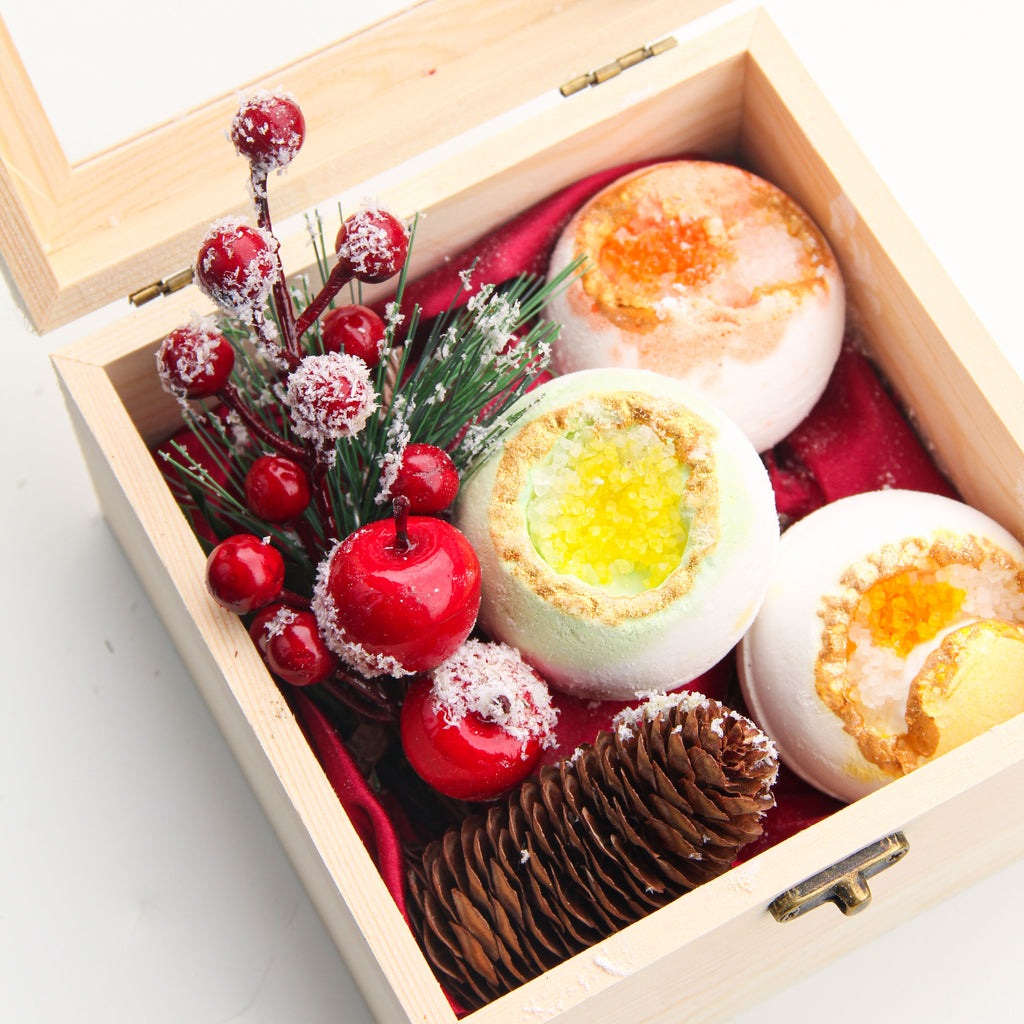 RECHARGE Bath Bomb Christmas Gift Set