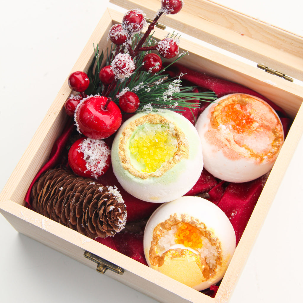 RECHARGE Bath Bomb Christmas Gift Set