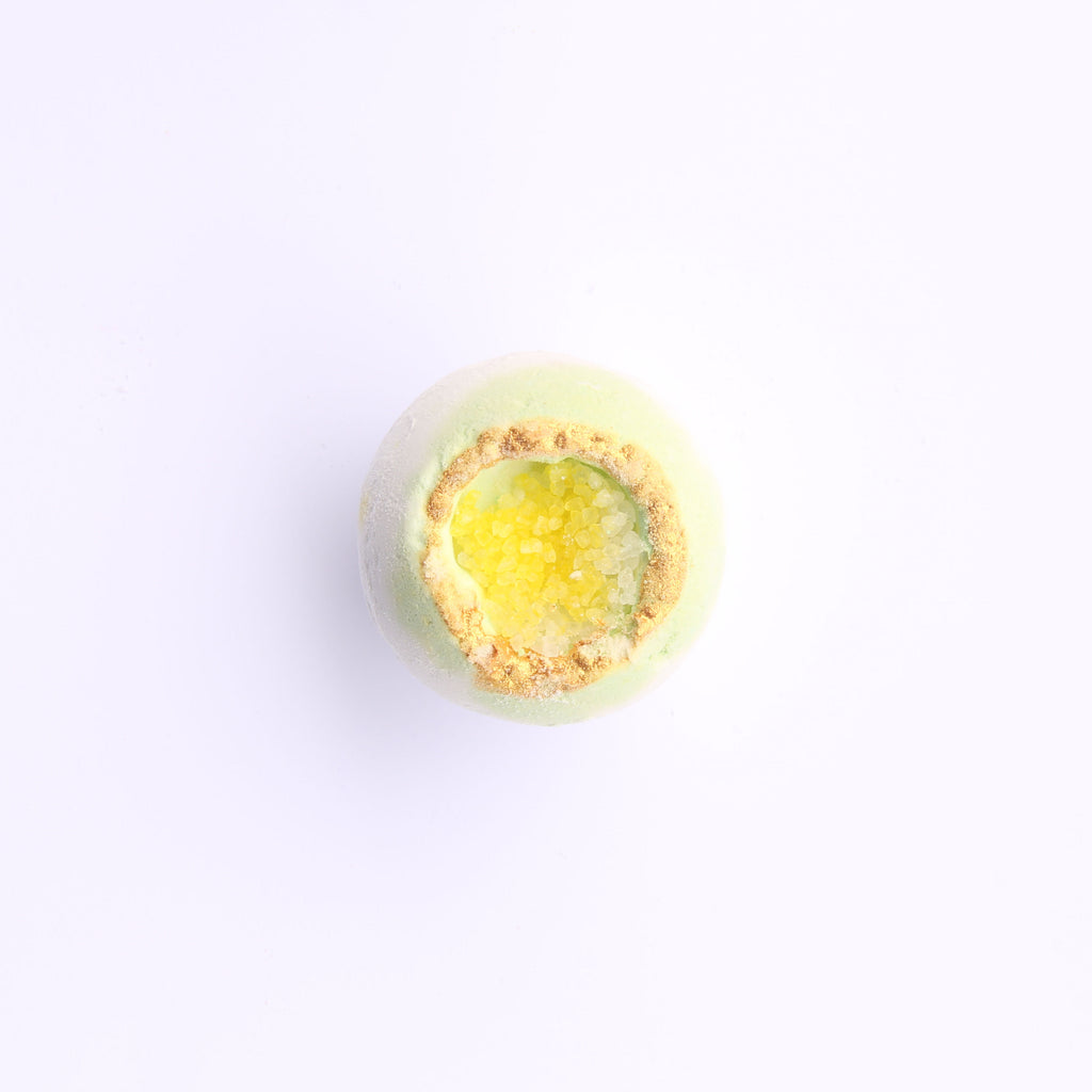 Chamomile GEODE Crystal Essential Oil & Mineral salts Bath bomb