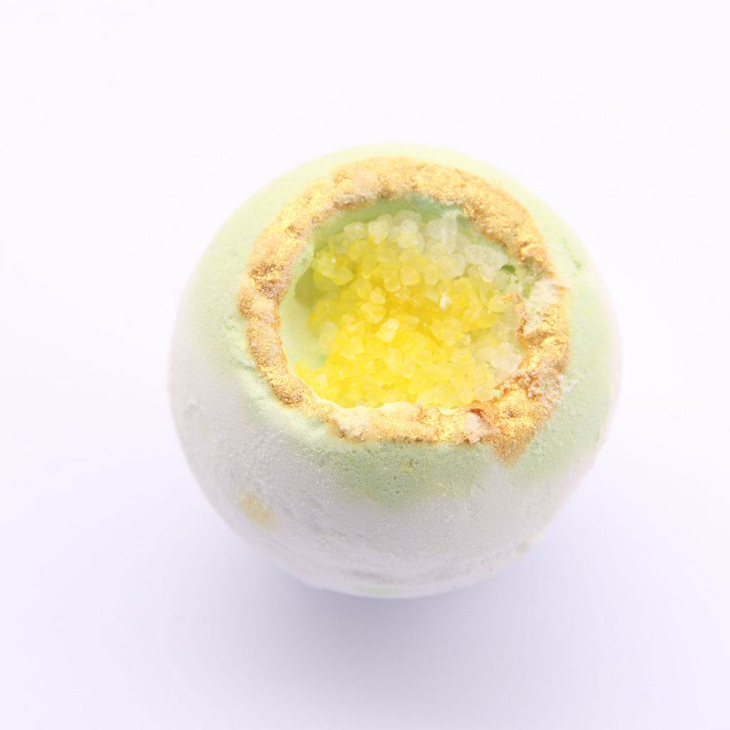 Chamomile GEODE Crystal Essential Oil & Mineral salts Bath bomb