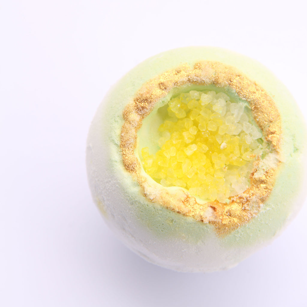 Chamomile GEODE Crystal Essential Oil & Mineral salts Bath bomb