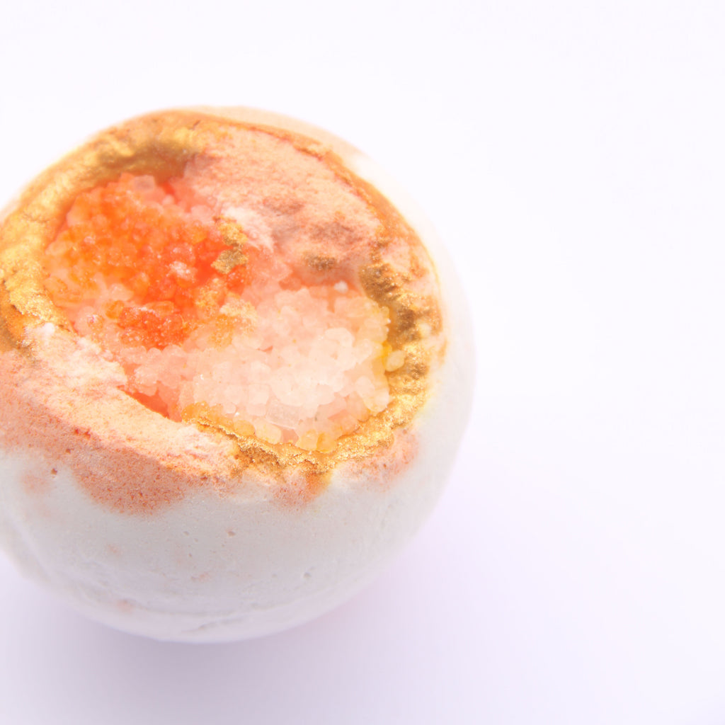 Osmanthus GEODE Crystal Essential Oil & Mineral salts Bath bomb