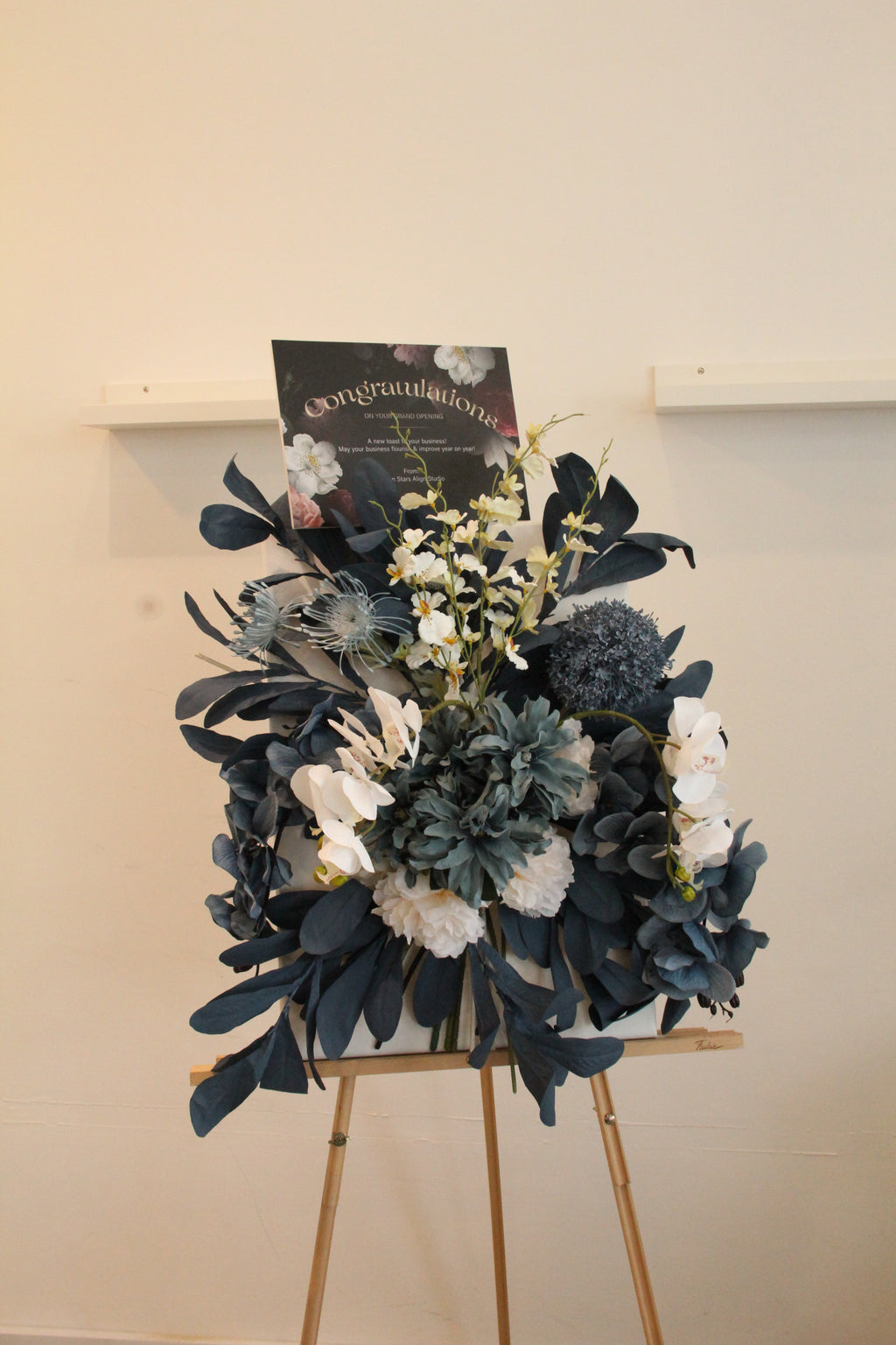 Unique Congratulatory Flowers Stand