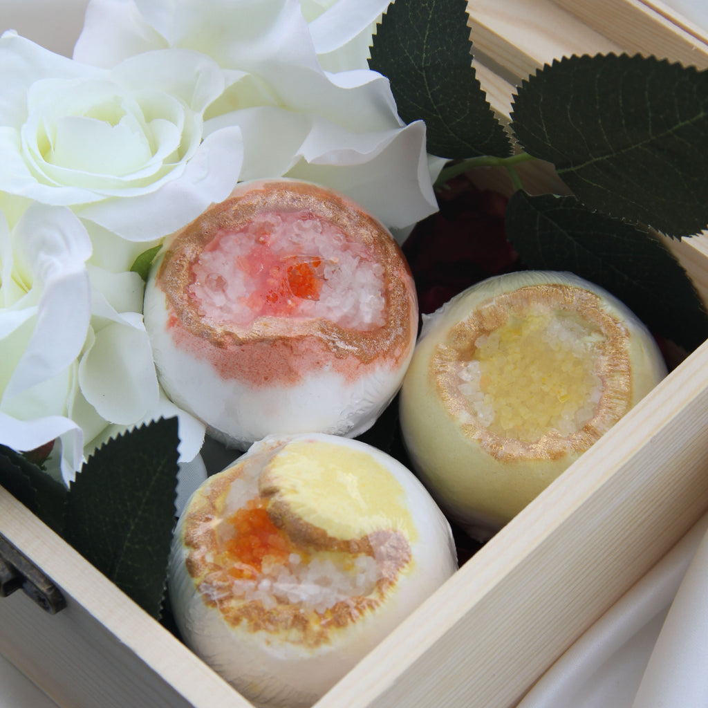 INDULGENCE Bath Bomb Rose Gift Set