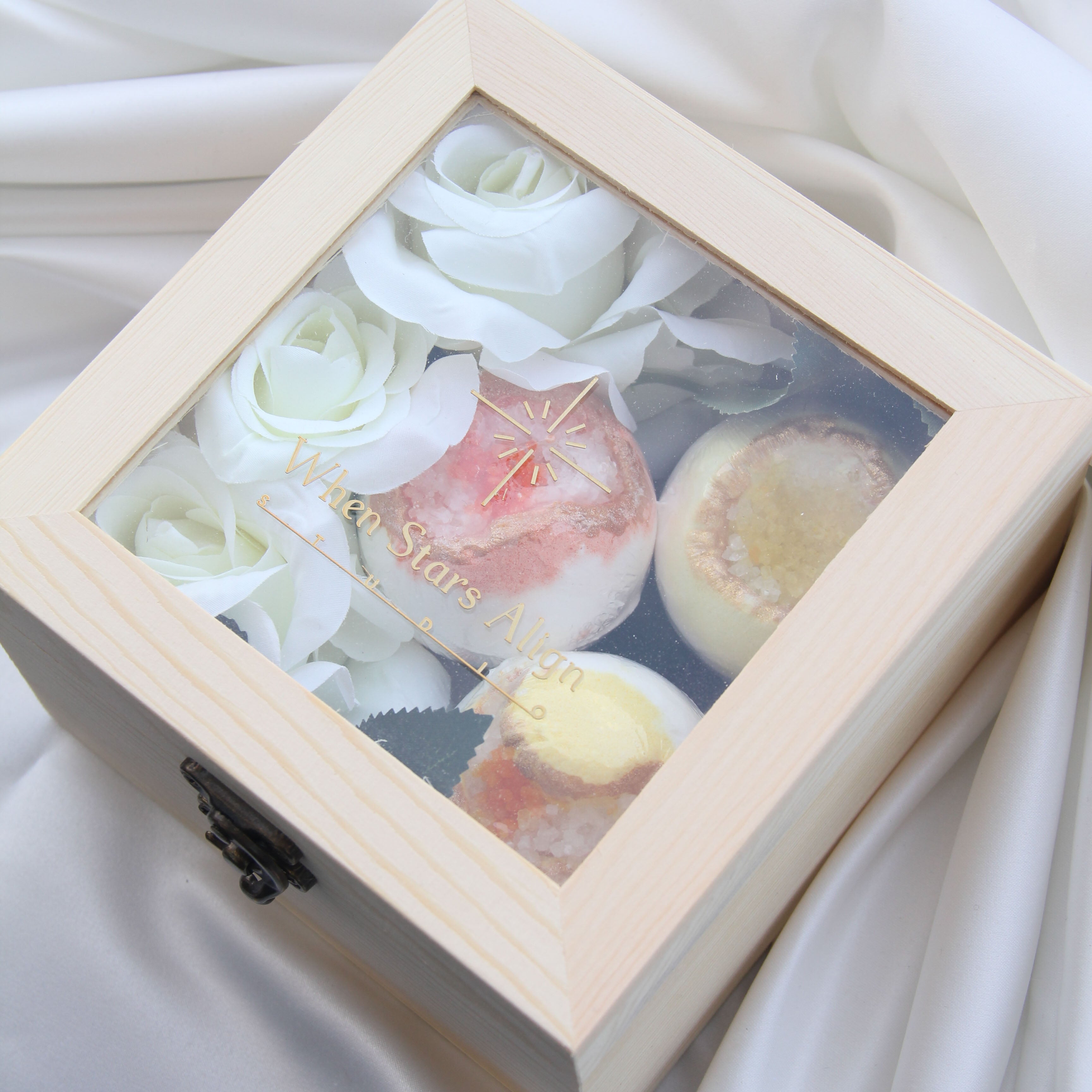 INDULGENCE Bath Bomb Rose Gift Set