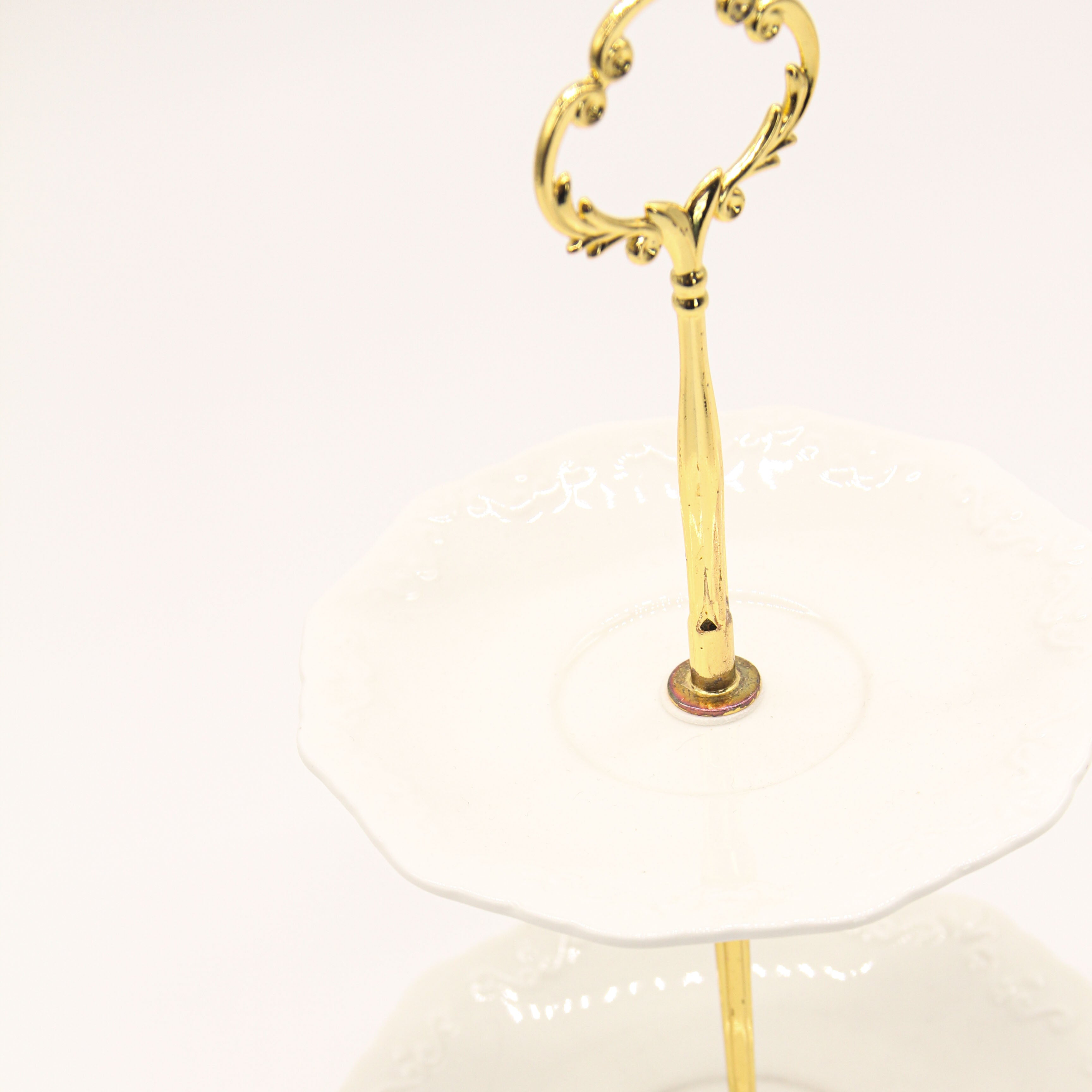 RELIGIEUSE Cake Stand