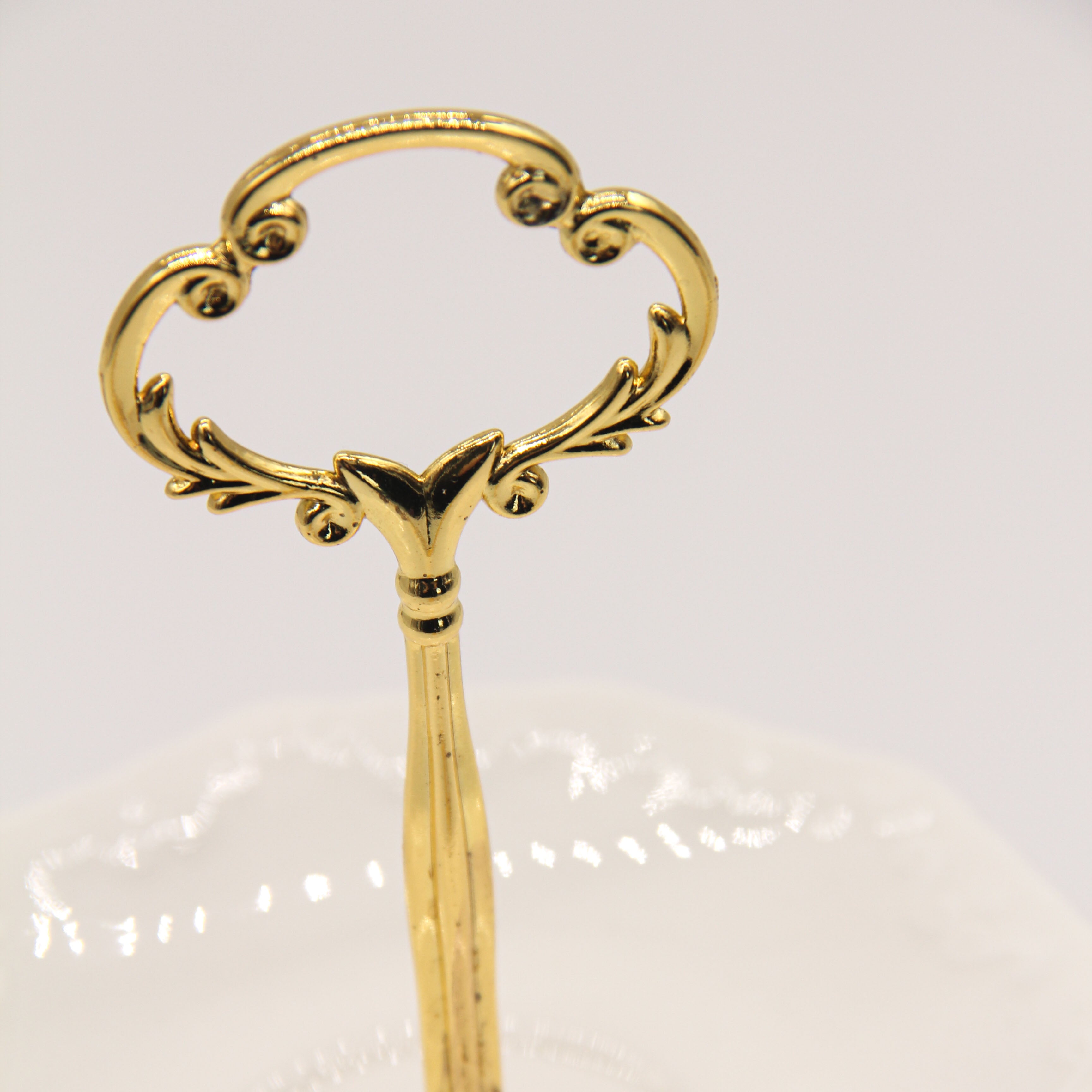 RELIGIEUSE Cake Stand