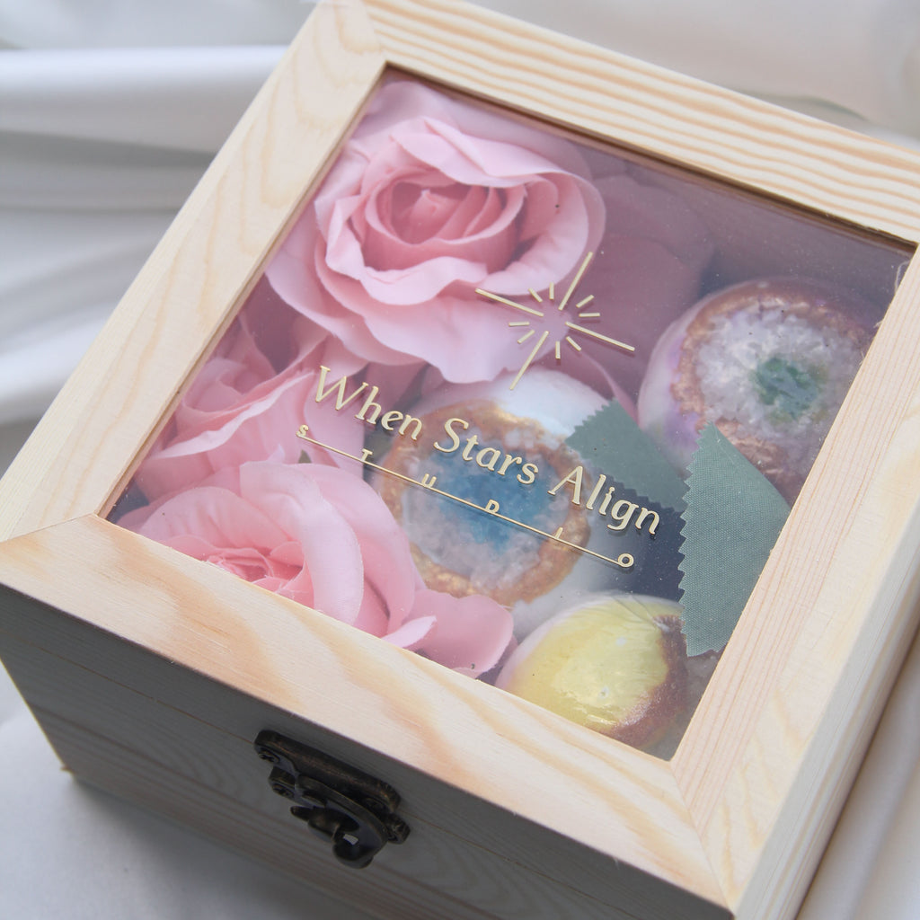 UNWINDING Bath Bomb Rose Gift Set