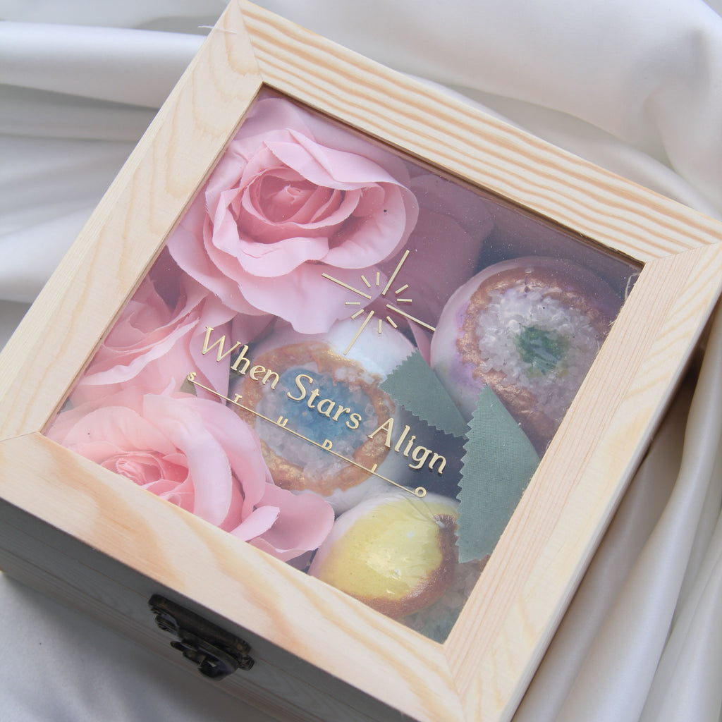 UNWINDING Bath Bomb Rose Gift Set